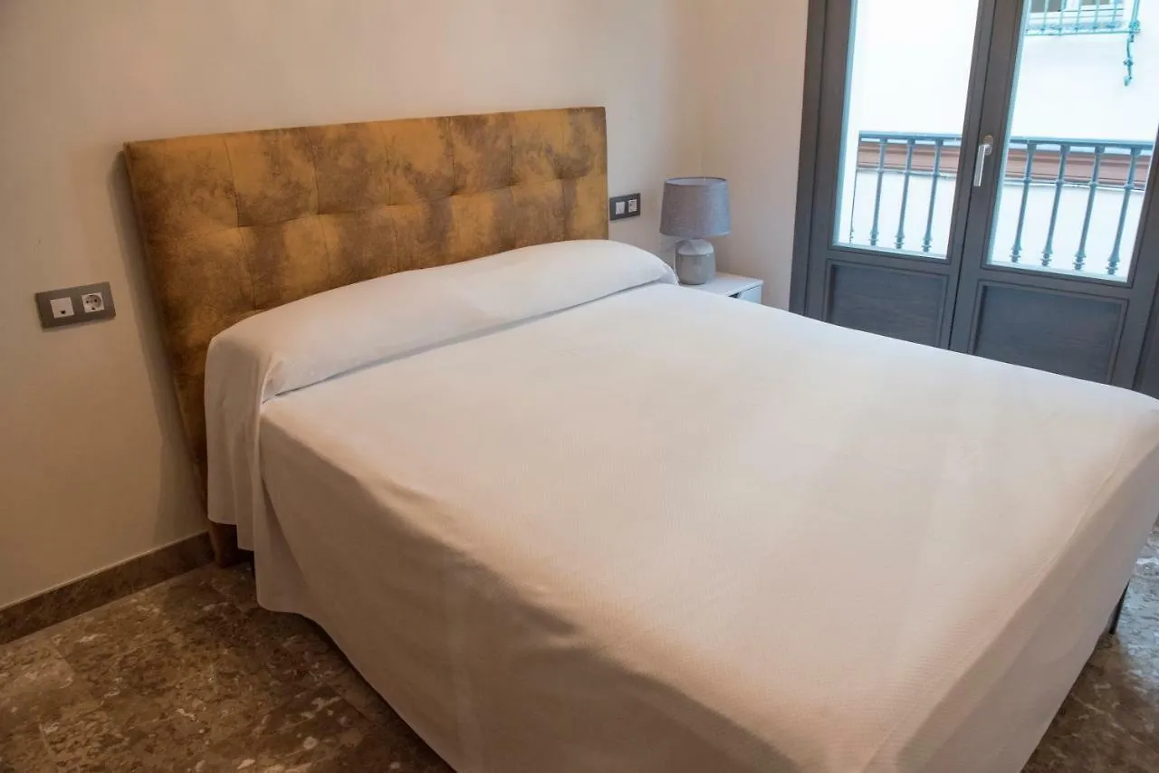 Apartamentos Luxury Puente De Triana Seville 0*,